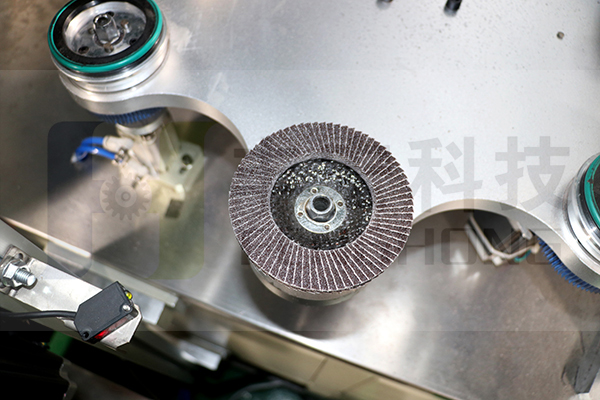 全自動百葉輪成型機細節(jié)一